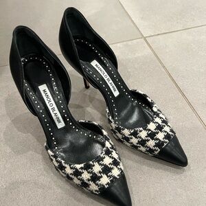 Manolo Blahnik Black & White Houndstooth Pointed Toe D'Orsay Pumps